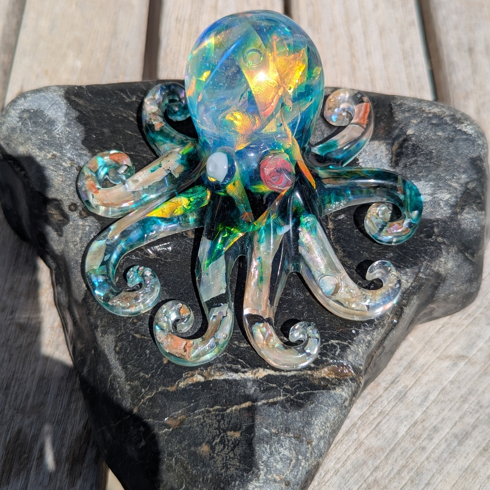 Iridescent Resin Octopus Figurine - Picture 4 of 9